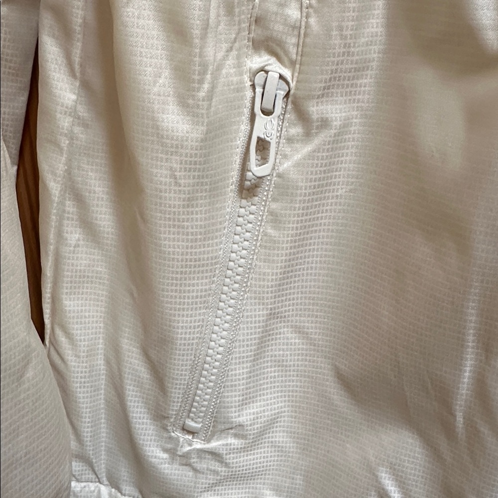 NWT! Spyder Women's Snow White Ski Jacket - Picture 4 of 9